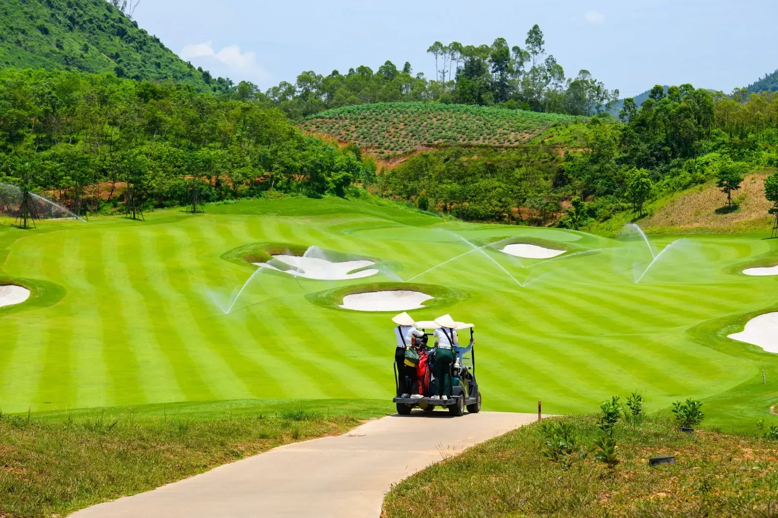 Văn Lang Empire T&T Golf Club