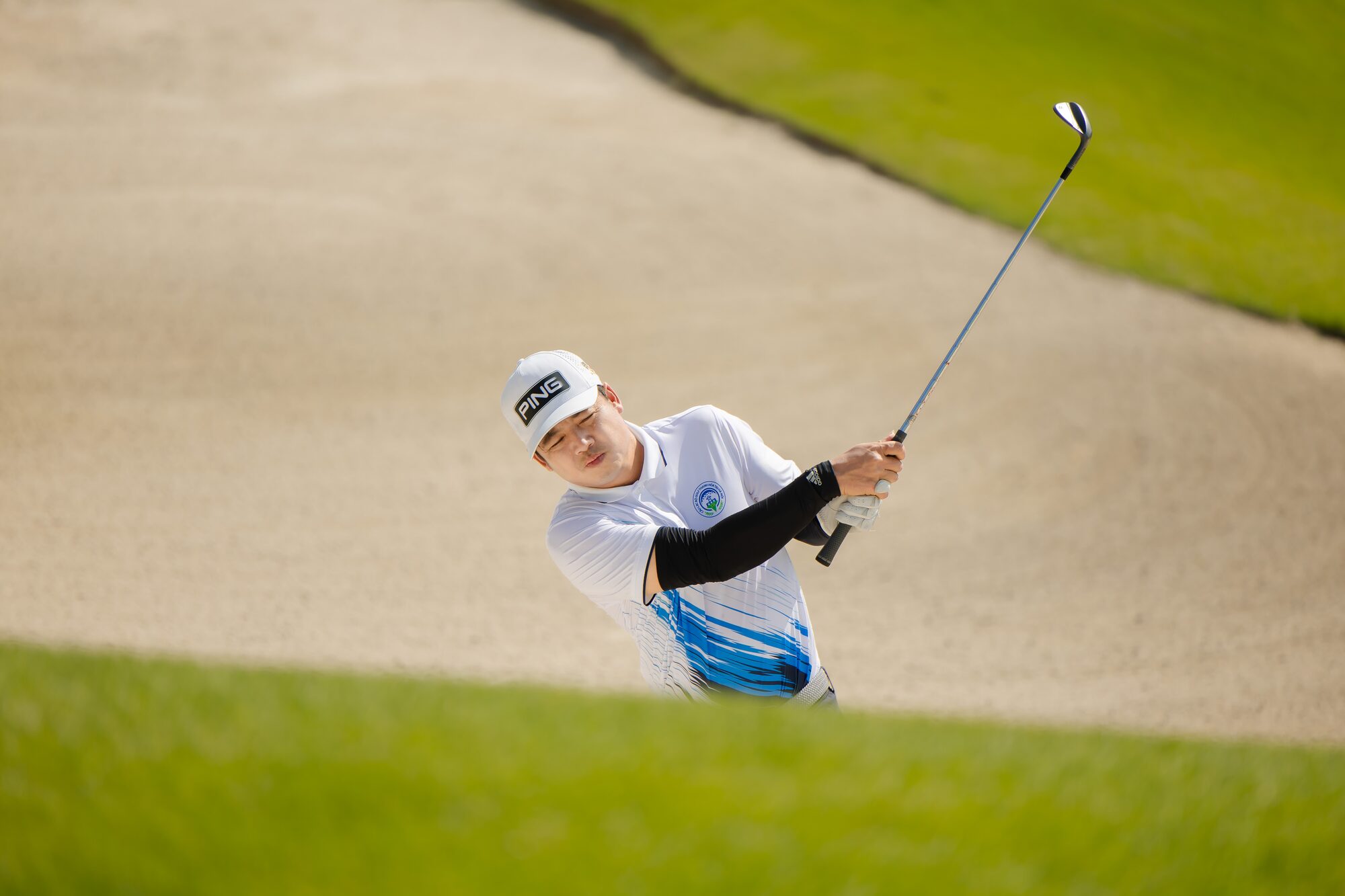 Golfer CLB Golf Thanh Hóa thi đấu tại sân Long Biên