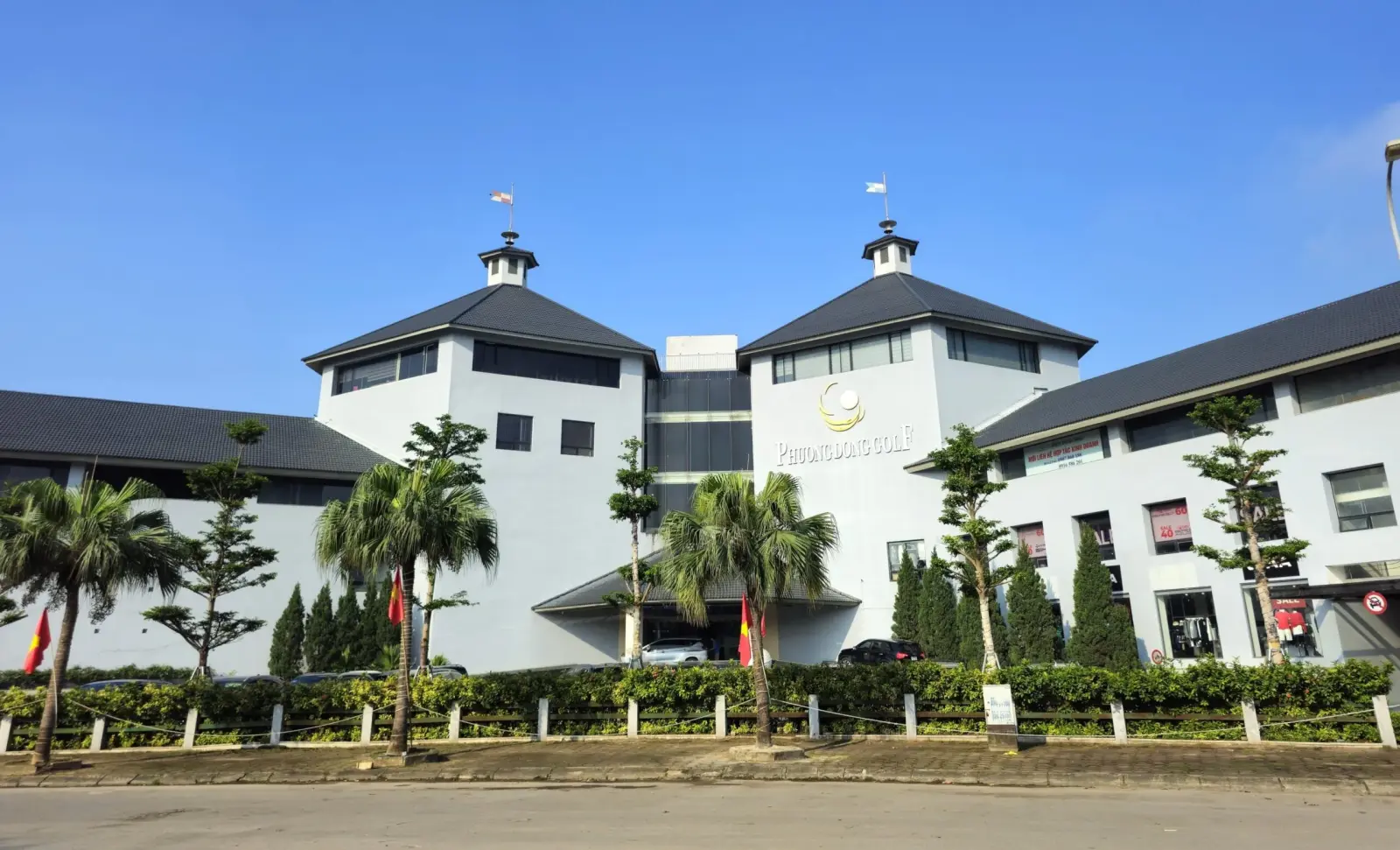 Phuong Dong Golf Driving Range Nam Tu Liem - 3-floor driving range with 108 bays