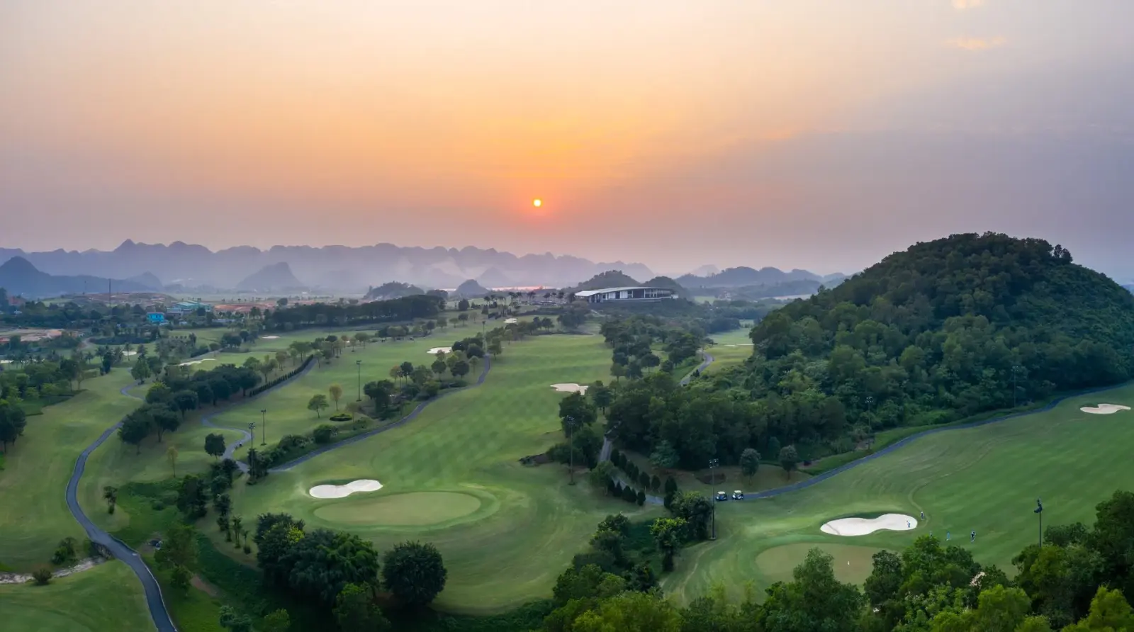 Royal Golf Club Ninh Bình - Sân King Course ven hồ Yên Thắng