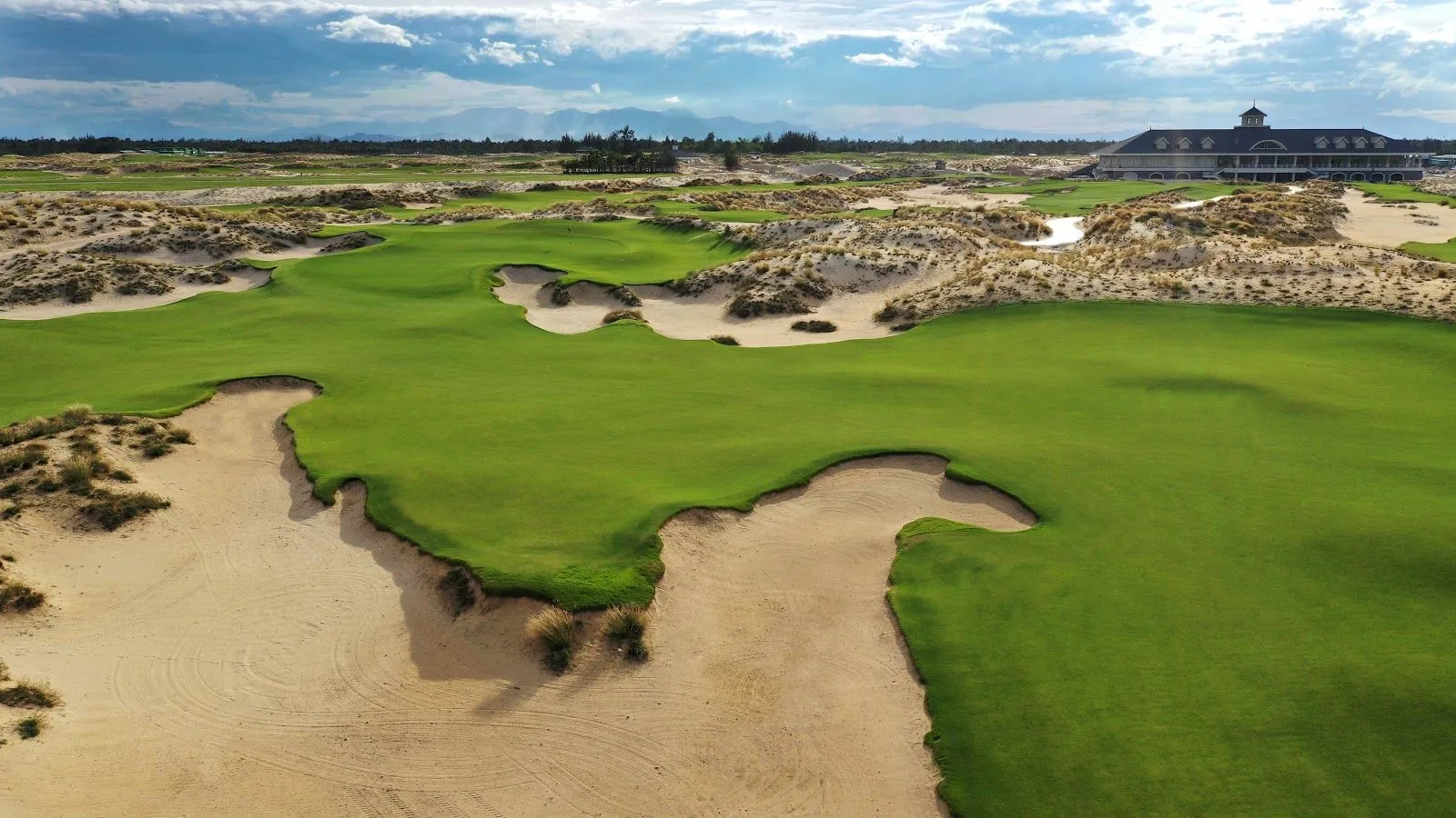 Vietnam Golf Vacation 14 Days: Ho Chi Minh – Danang – Hanoi